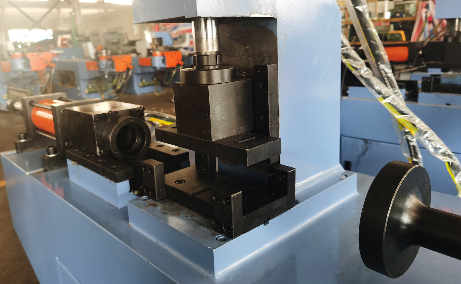 TM40 เครื่องขึ้นรูปปลายท่อหัวเดียวอัตโนมัติประสิทธิภาพสูง TM40 เครื่องขึ้นรูปปลายท่อหัวเดียวอัตโนมัติประสิทธิภาพสูง