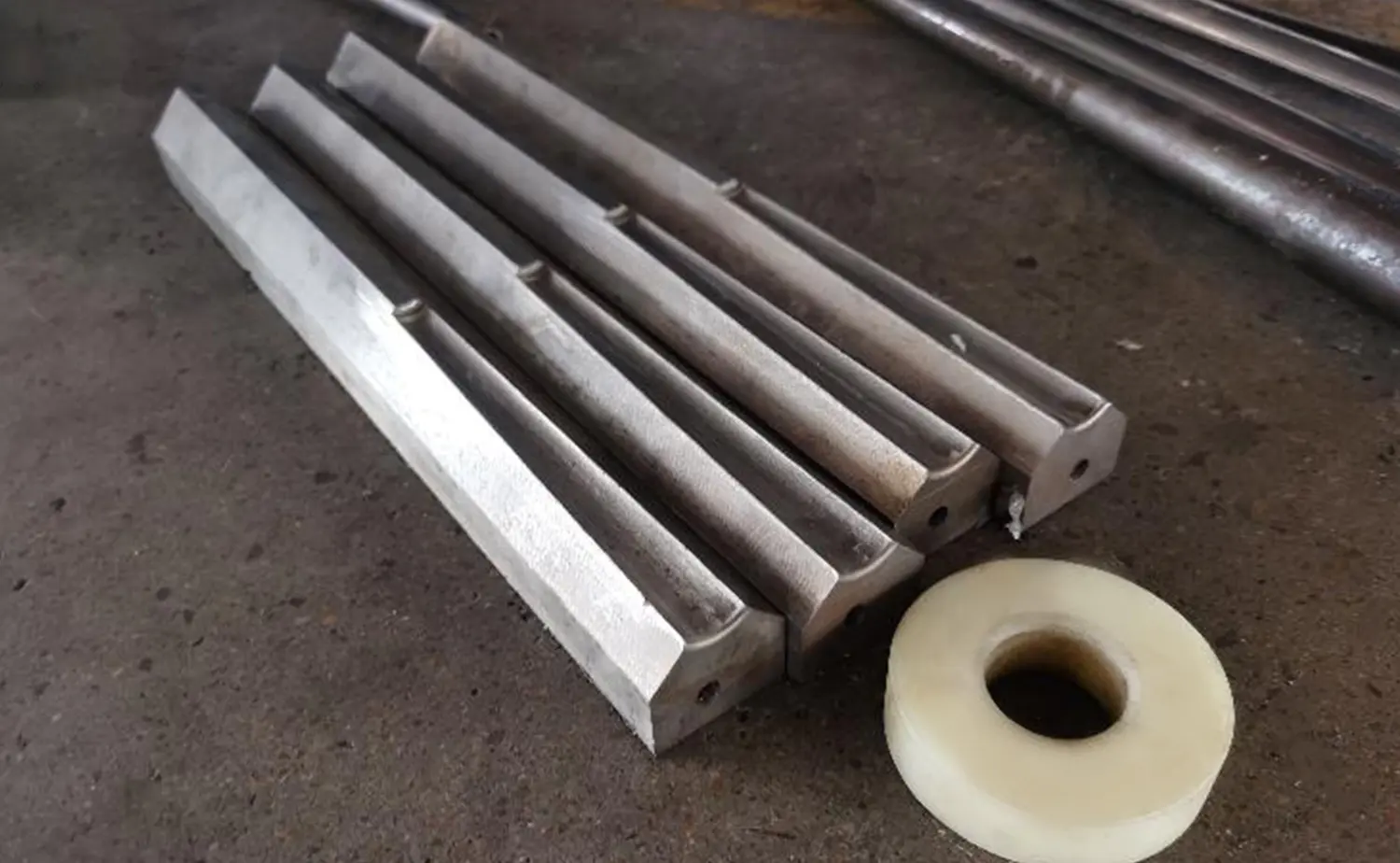 ZTM-50/60/76/114 เครื่องลดท่อเรียวกึ่งอัตโนมัติที่ใช้วัสดุหลายวัสดุ