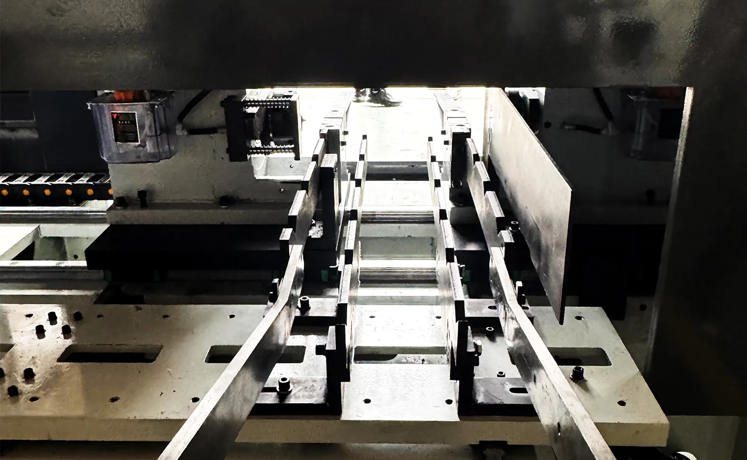 DEF80CNC ซีรีส์ เครื่องลบคมท่อเซอร์โวที่มีความเสถียรสูง