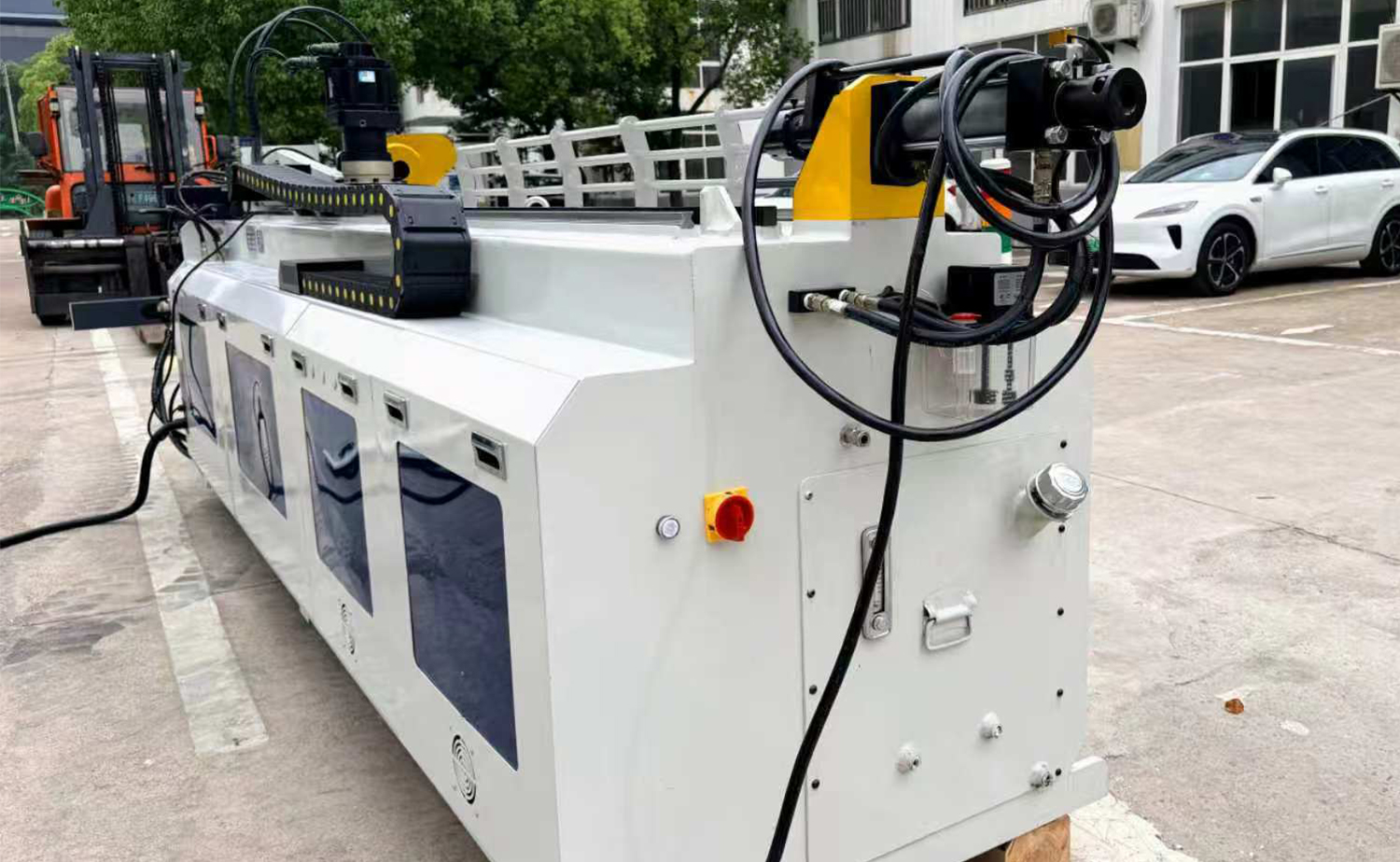 เครื่องดัดท่อ CNC ซ้ายและขวา