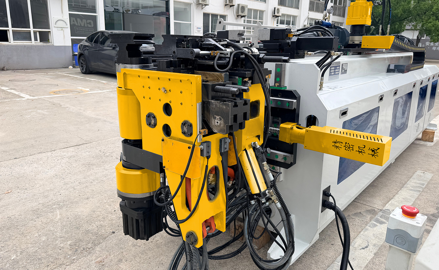 เครื่องดัดท่อ CNC ซ้ายและขวา